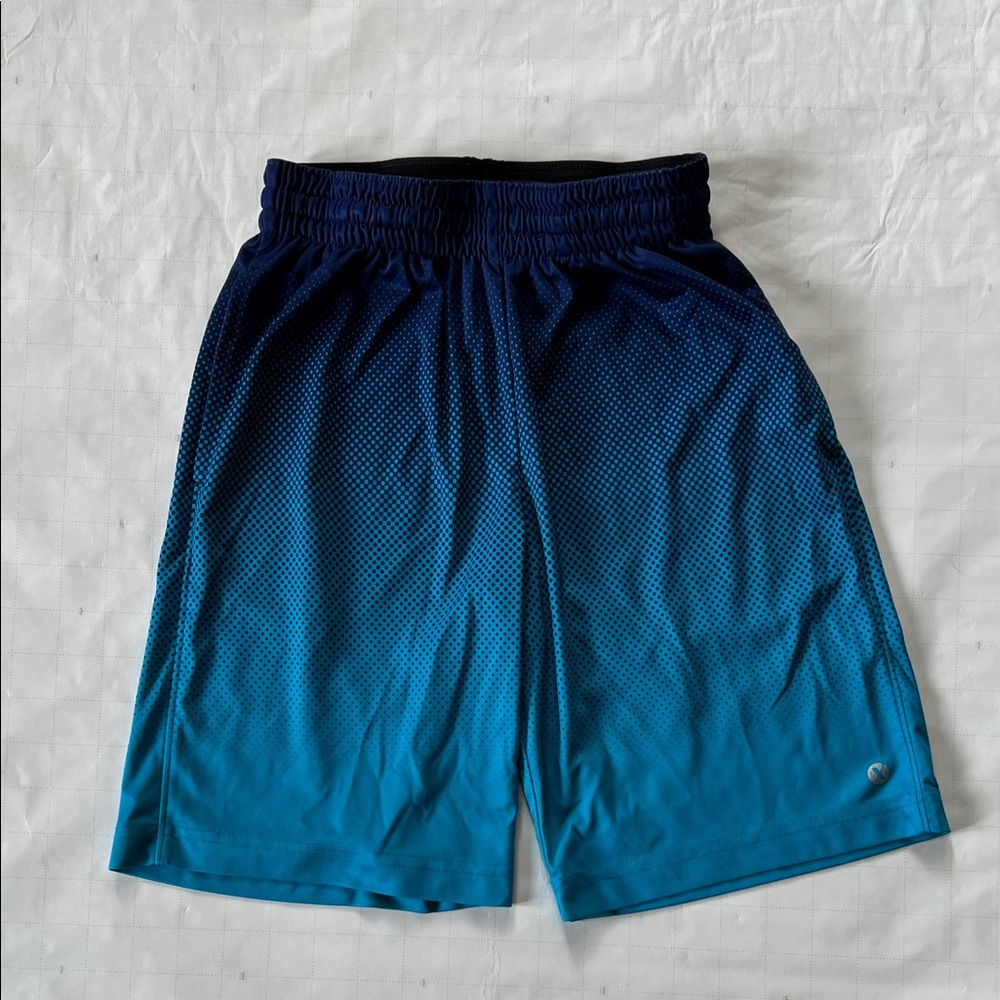 Boys Xersion Kids Gradient Blue Shorts - Size S (8)